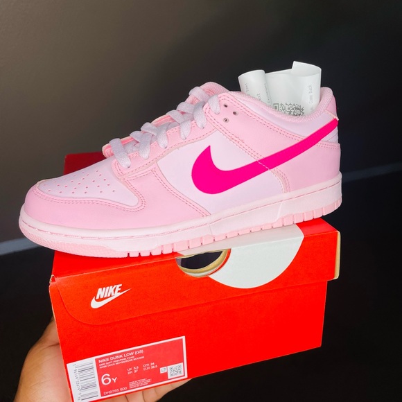 Nike dunks triple pink multiple size ( scamers stop i dnt text outside app) - Picture 5 of 9